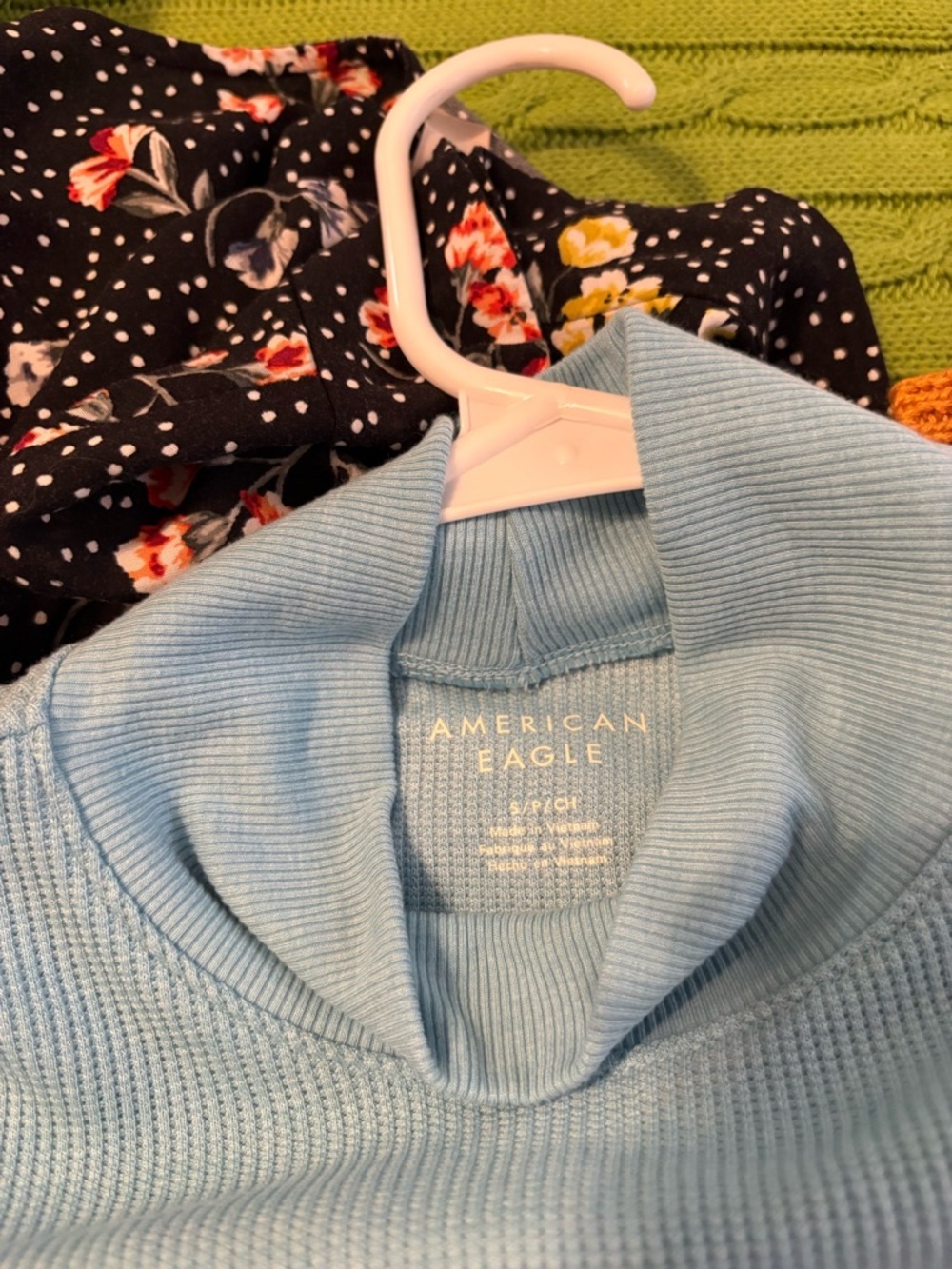 American Eagle Outfitters Light Blue Mock Neck Long Sleeve Crop Top - Picture 3 of 3